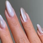 23 Neutral Velvet Manicures That Go With Everything In Your Closet